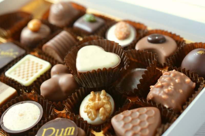 chocolaterie-GRASSE-min_chocolates_food_candy_calories_nibble_chocolate_heart-782043